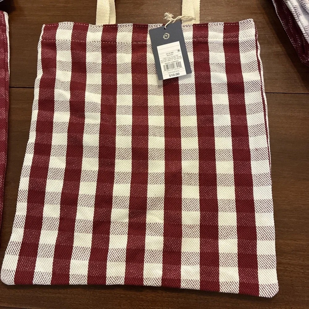 Universal Thread lot four
